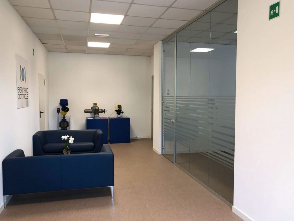 1arredamento-per-ufficio-milano5 Mobili per ufficio Bernard control
